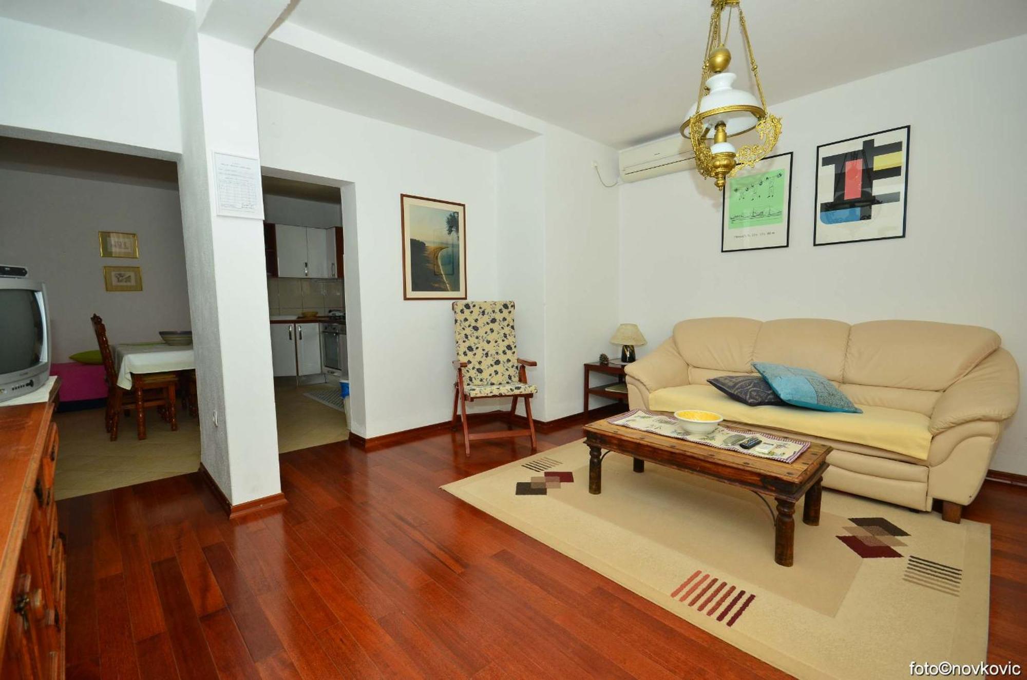 Apartments Fani Kanun Бол Экстерьер фото